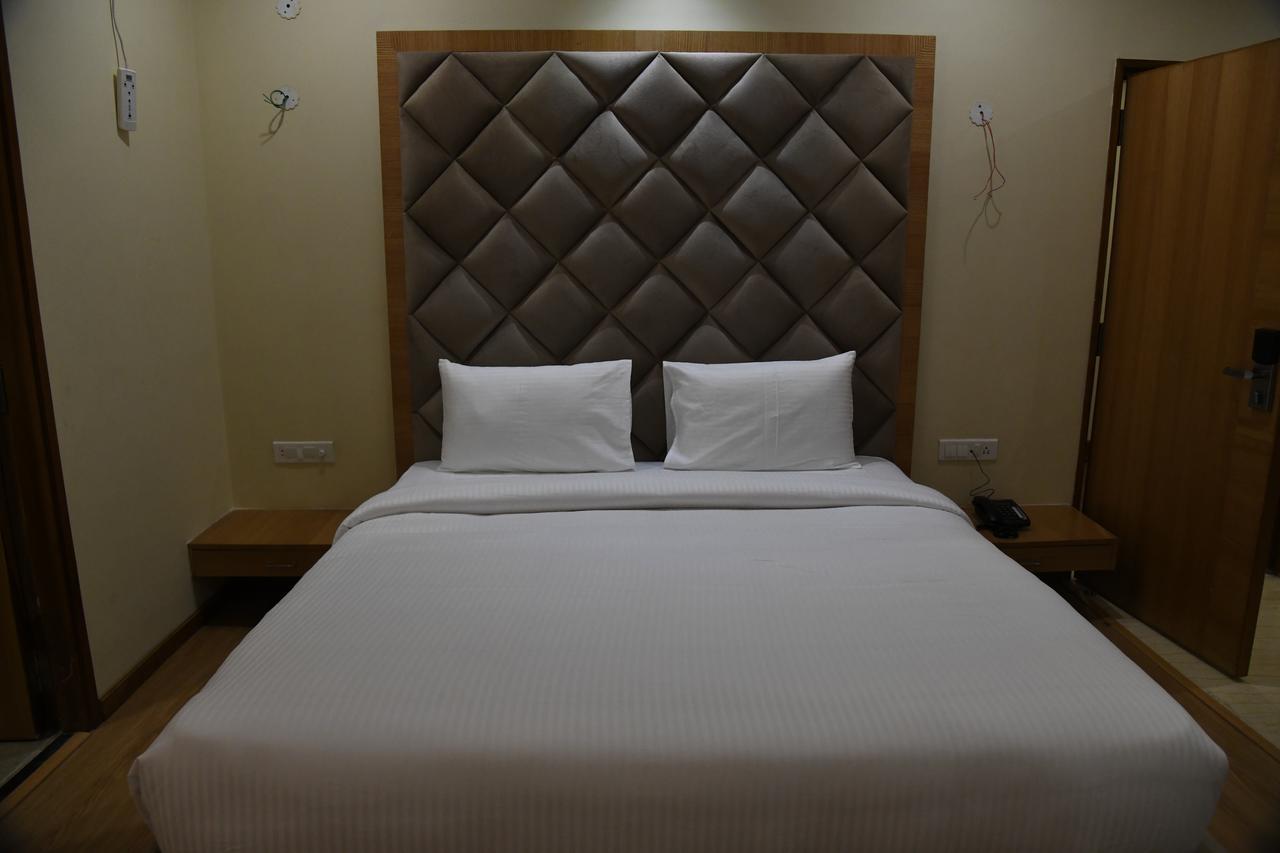 Ambikāpur Hotel Avalon Inn מראה חיצוני תמונה
